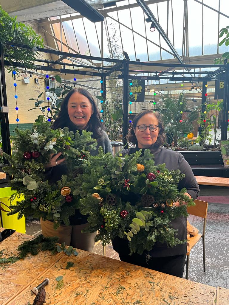 The East Wing Teddy girls, Sister Harper and her sister are out out today in fine festive form. #mineisthebest @CarolHa33320011 @Amanda74Dougan