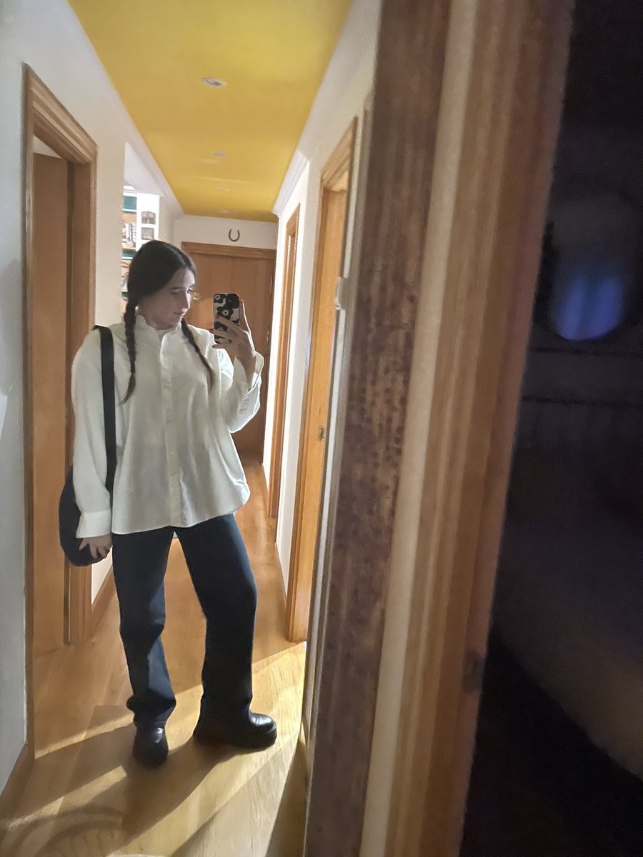 imslwyou's tweet photo. the inspo // the final fit🤍 https://t.co/8bStSgWspB