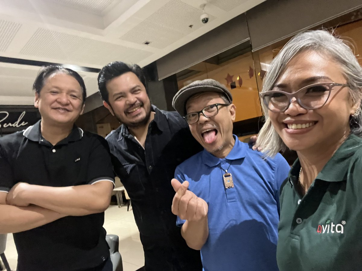 dettesb's tweet photo. My rockstar ❤️ 

Thank you @thedawnph for the wonderful show!!! I will see you guys again ❤️

Awesome 3SOME you were more than awesome tonight! https://t.co/qqg4JTPSmJ