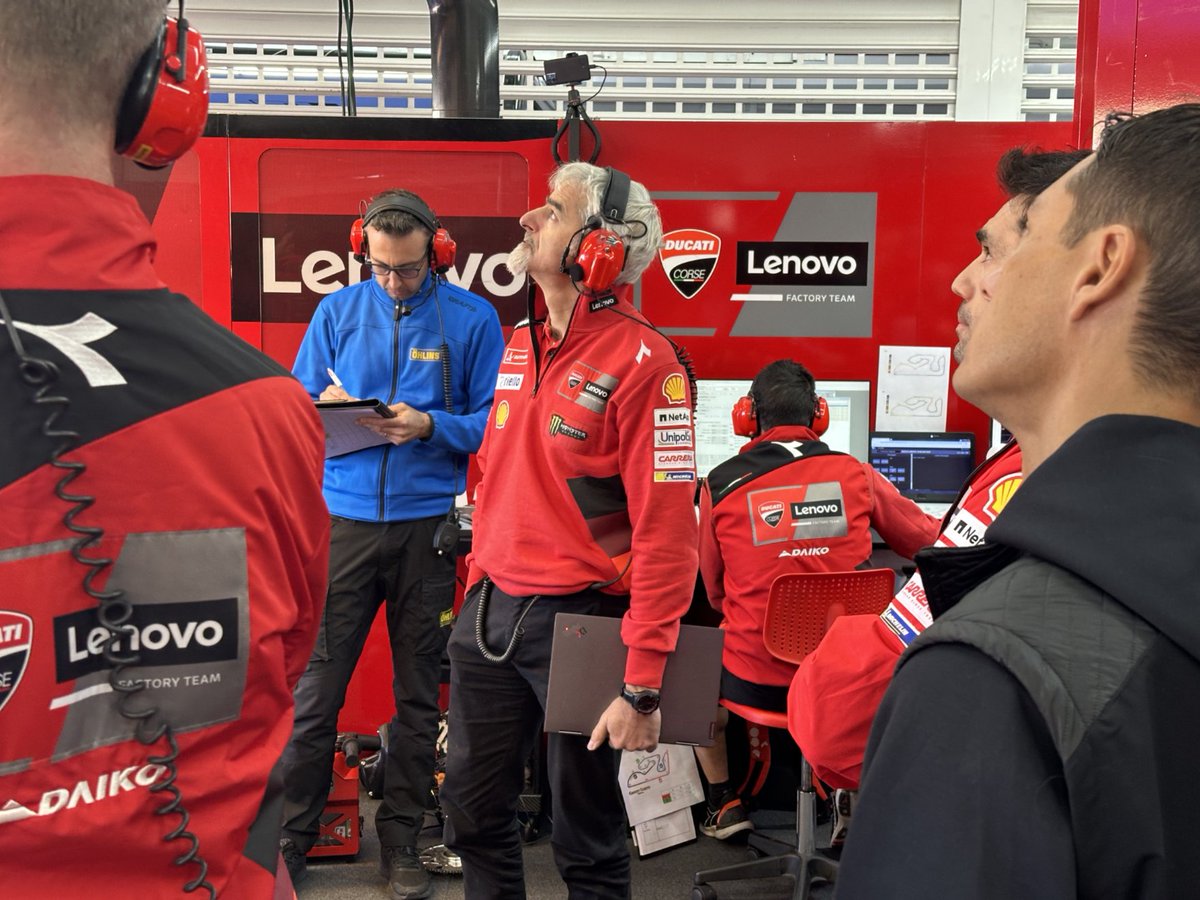 Lenovo's tweet photo. 🅿️2️⃣ secured for @PeccoBagnaia at the #ValenciaGP qualifying! 🏍️🏁 
 
Major props to the @DucatiCorse engineers for their outstanding work! Now, let's aim for the @MotoGP Rider's World Championship title! 🏆

Learn more: https://t.co/lowoZ3vXj2 | #DucatiLenovoTeam https://t.co/5OApdtsg2Q