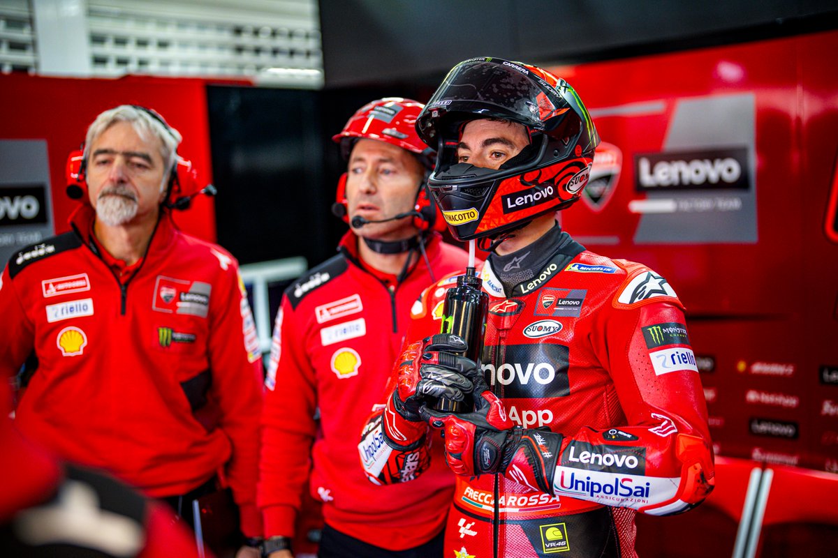 Lenovo's tweet photo. 🅿️2️⃣ secured for @PeccoBagnaia at the #ValenciaGP qualifying! 🏍️🏁 
 
Major props to the @DucatiCorse engineers for their outstanding work! Now, let's aim for the @MotoGP Rider's World Championship title! 🏆

Learn more: https://t.co/lowoZ3vXj2 | #DucatiLenovoTeam https://t.co/5OApdtsg2Q