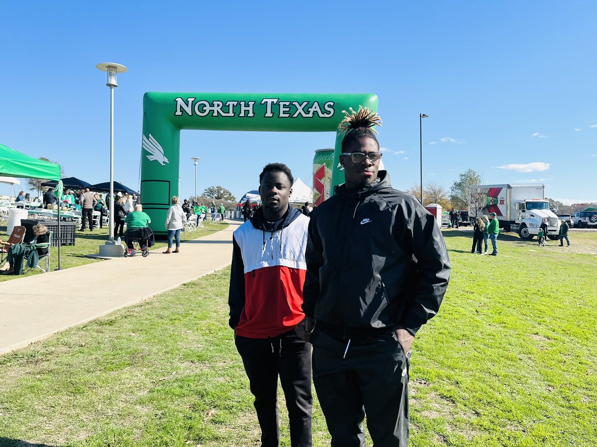 LaTishaStaten9's tweet image. @RJStaten8 @jmarc824 #AngletonWildcats