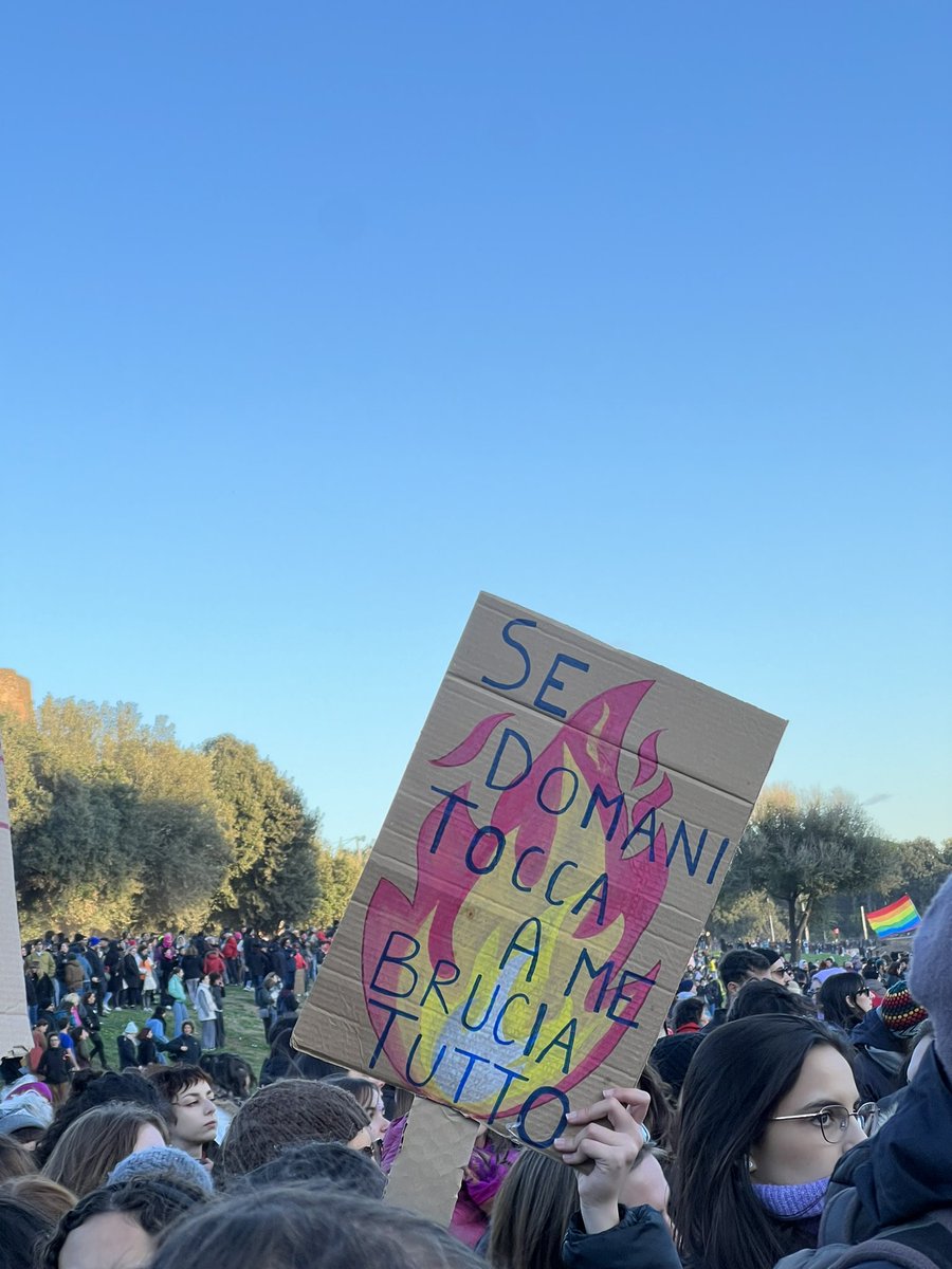 michelantoccia's tweet photo. Roma, oggi.
#nonunadimeno https://t.co/Zh2Fz7qwh6