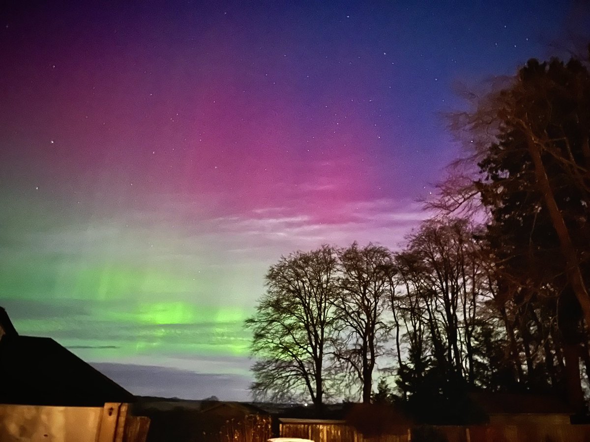 View from front garden. Not bad 😊#auroraborealis #aurora