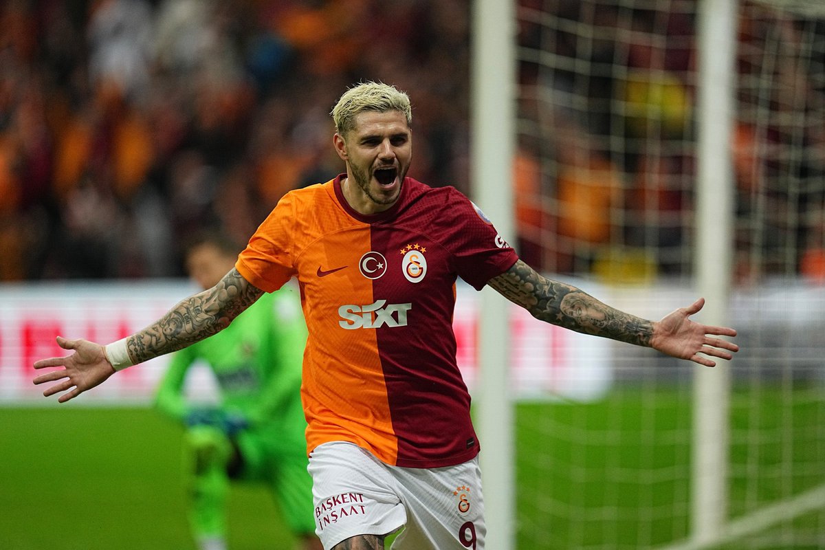 🗣️ Okan Buruk (Icardi - Real Madrid iddiaları hakkında): Icardi Galatasaray'ı çok seviyor. Galatasaray için fedakarlık yapıyor. Galatasaray Icardi'yi seviyor, Türkiye Icardi'yi çok seviyor. Icardi bir nesli Galatasaraylı yapma yolunda önemli işlere imza attı. Gerçek olup…