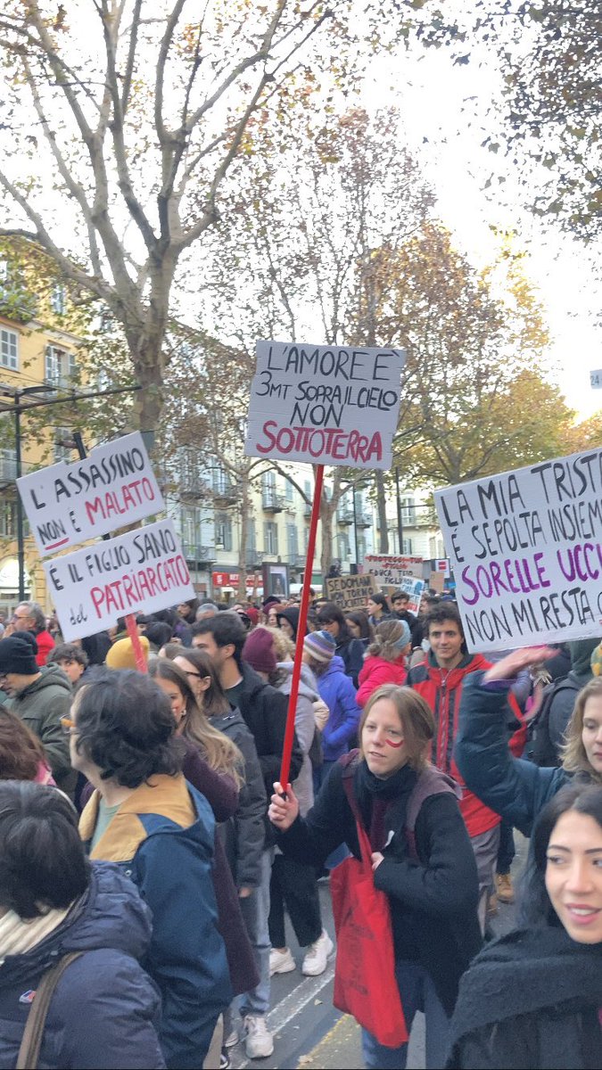mikasjeyes's tweet photo. oggi siamo scese in piazza e abbiamo bruciato tutto https://t.co/8XTbsin0dq