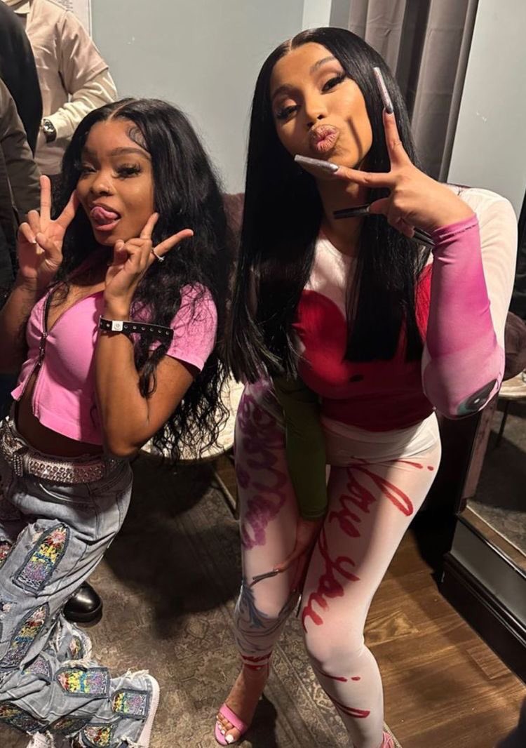 asian_bardi's tweet photo. Cardi B and Lola Brooke https://t.co/tJbDCVuCmD