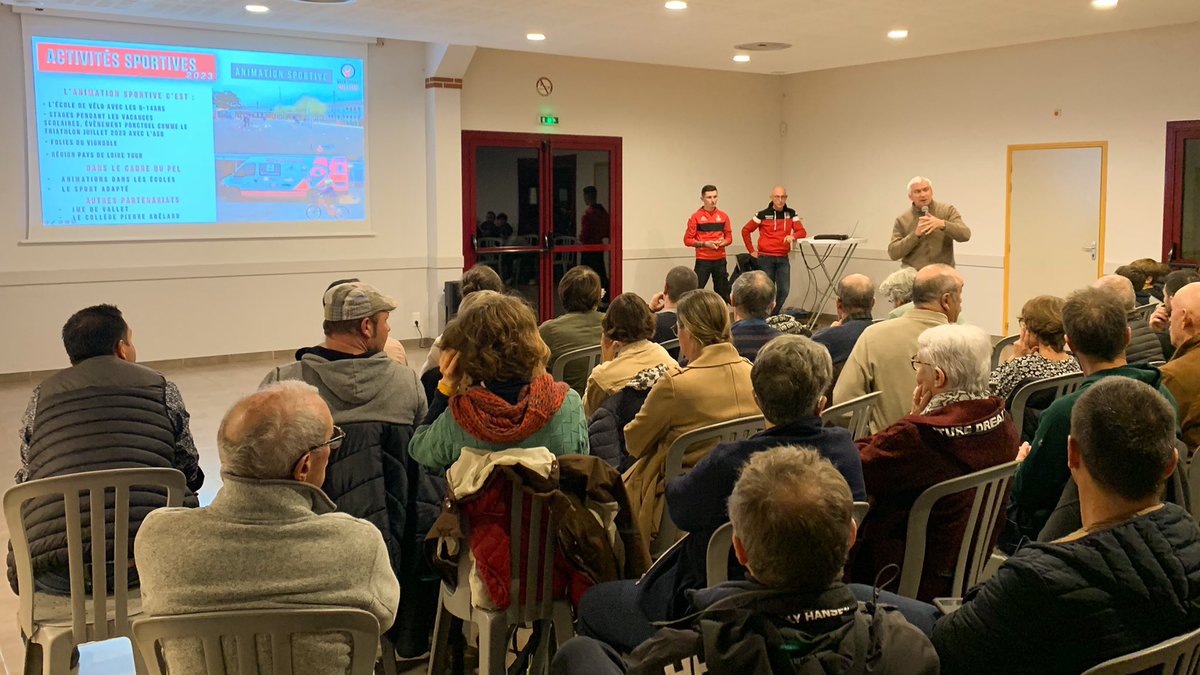 VsValletais's tweet photo. ⚪️ 𝗘𝗩𝗘𝗡𝗘𝗠𝗘𝗡𝗧 𝗖𝗟𝗨𝗕 🔴

Ce vendredi 24 novembre, les licenciés et amis du club était réunis pour la traditionnelle ASSEMBLÉE GÉNÉRALE. Elle s’est déroulée aux Chais du Pontreau à Mouzillon.
Merci à tous pour votre présence ! https://t.co/tO2MO8OAqg