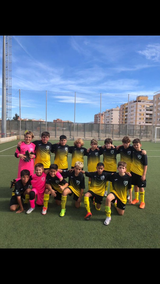 Alevín Tercera 💛/

<a href="/cfprogreso/">C.F.S.PROGRESO</a> 2

<a href="/raneroficial/">RaneroCF</a> 3

Hoy hemos recibido al líder de la categoría, y la verdad es que los nuestros han hecho un gran partido. Pudimos remontar el 0/1 , llegando a ganar 2/1 en los últimos 5 min el equipo rival le dió la vuelta.
