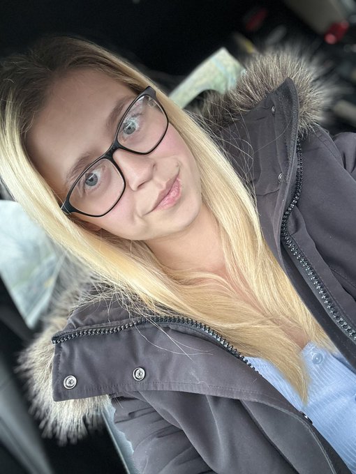 I will be live at 8PM over on Clapper!! Can&rsquo;t wait too see you there 😜  https://t.co/zV598Mtdzs https://t