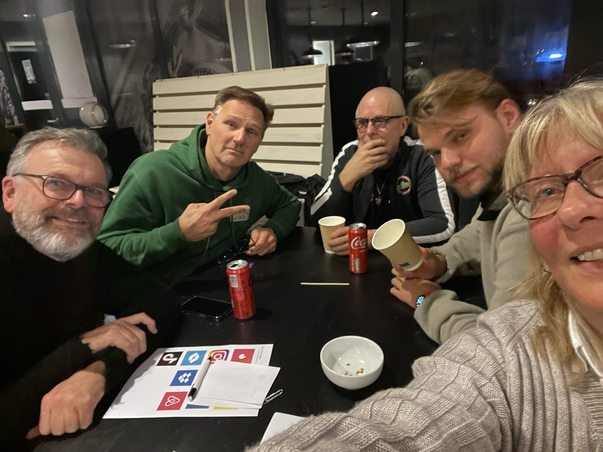 Pubquiz bij Kinheim!
Mokum gaat winnen!!
<a href="/YvonneCampfens/">Yvonne Campfens</a>