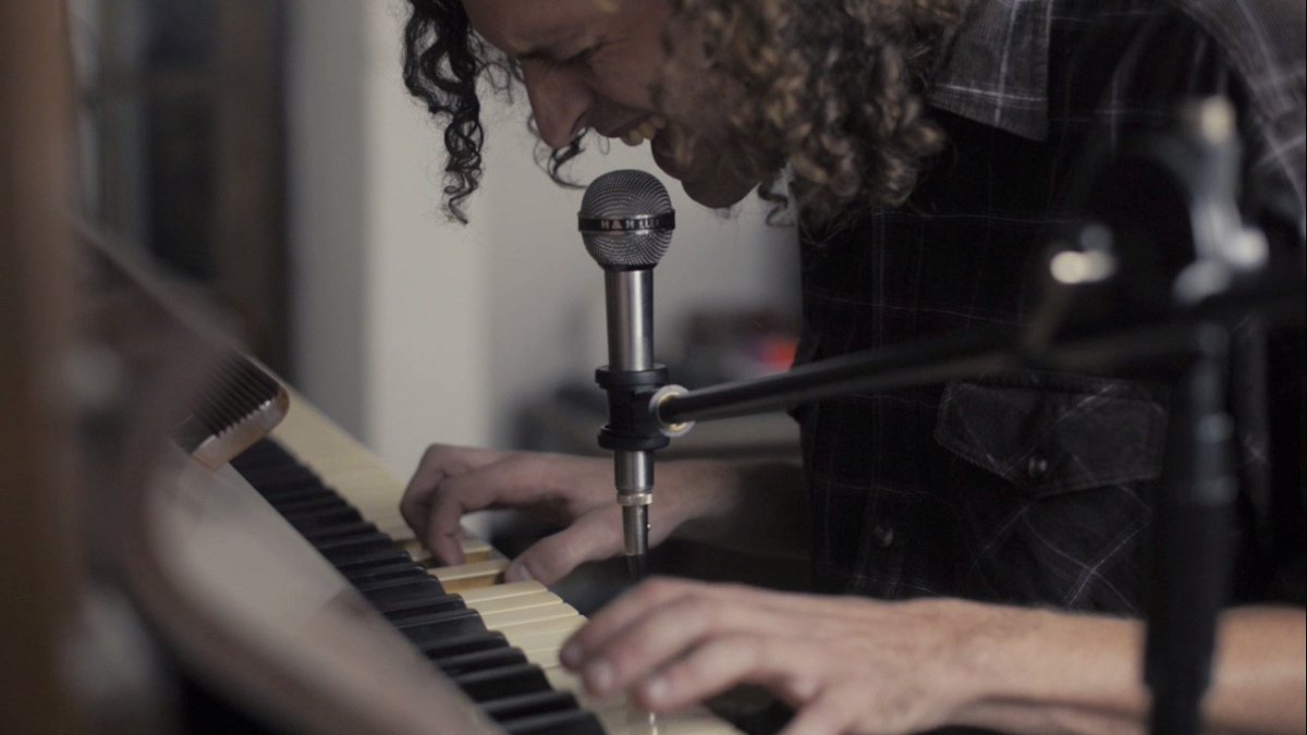 Hoy es un día ideal para subir el volumen y darle play a <a href="/ENESpod/">El Norte es el Sur</a>.

📺 youtube.com/playlist?list=…

#ElNorteEsElSur