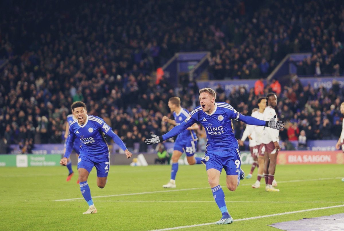 There ain’t gunna be too many more Jamie Vardy goals in-front of the Kop.

Savour every single one.

The greatest.