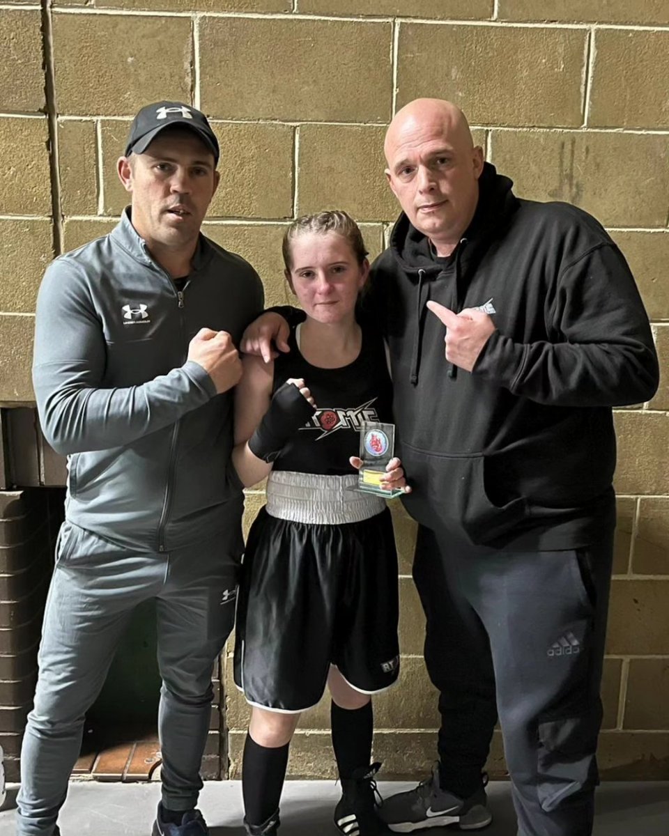 atomicabcboxing's tweet image. Another few good rounds in for Archie listerned to everything that was said🥊

A great first bout for Elsie 
Alot learnt taking the win 🥊

Let's get ready for the next one 
🥊💥🥊

Thank you to @moulescoombboxing for a great show 🥊