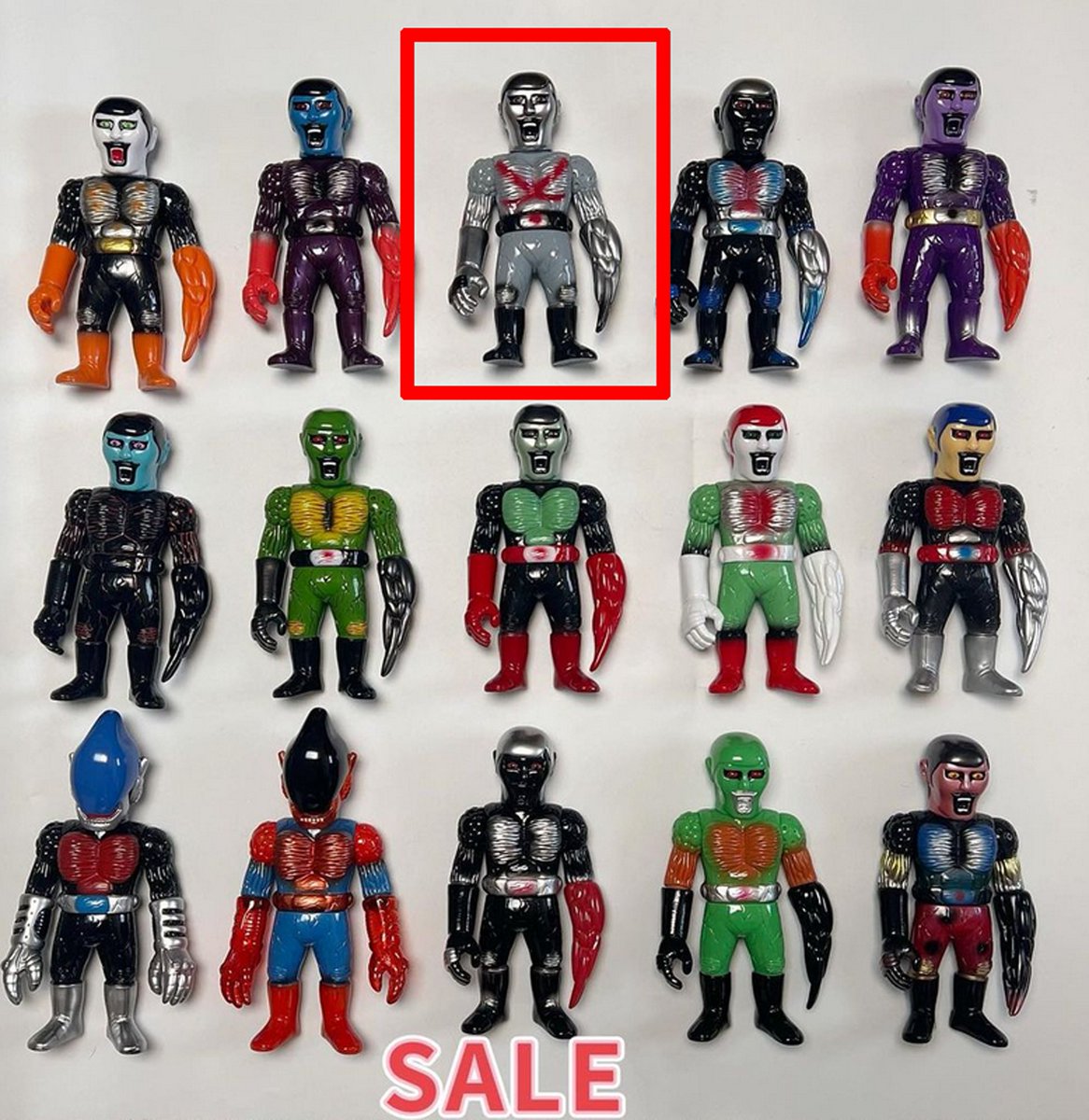 ヤフオクの新規ID『mkxby21998』によるパンクドランカーズのあいつライダーの新たな偽造品出品が確認できます。詐欺出品者『gaevd35115 kenkenpa』の過去出品履歴と同じ特徴が見られ、この特徴は中国人の海賊版業者のものと一致します。今後も増える偽物の出品にご注意下さい。page.auctions.yahoo.co.jp/jp/auction/g11…