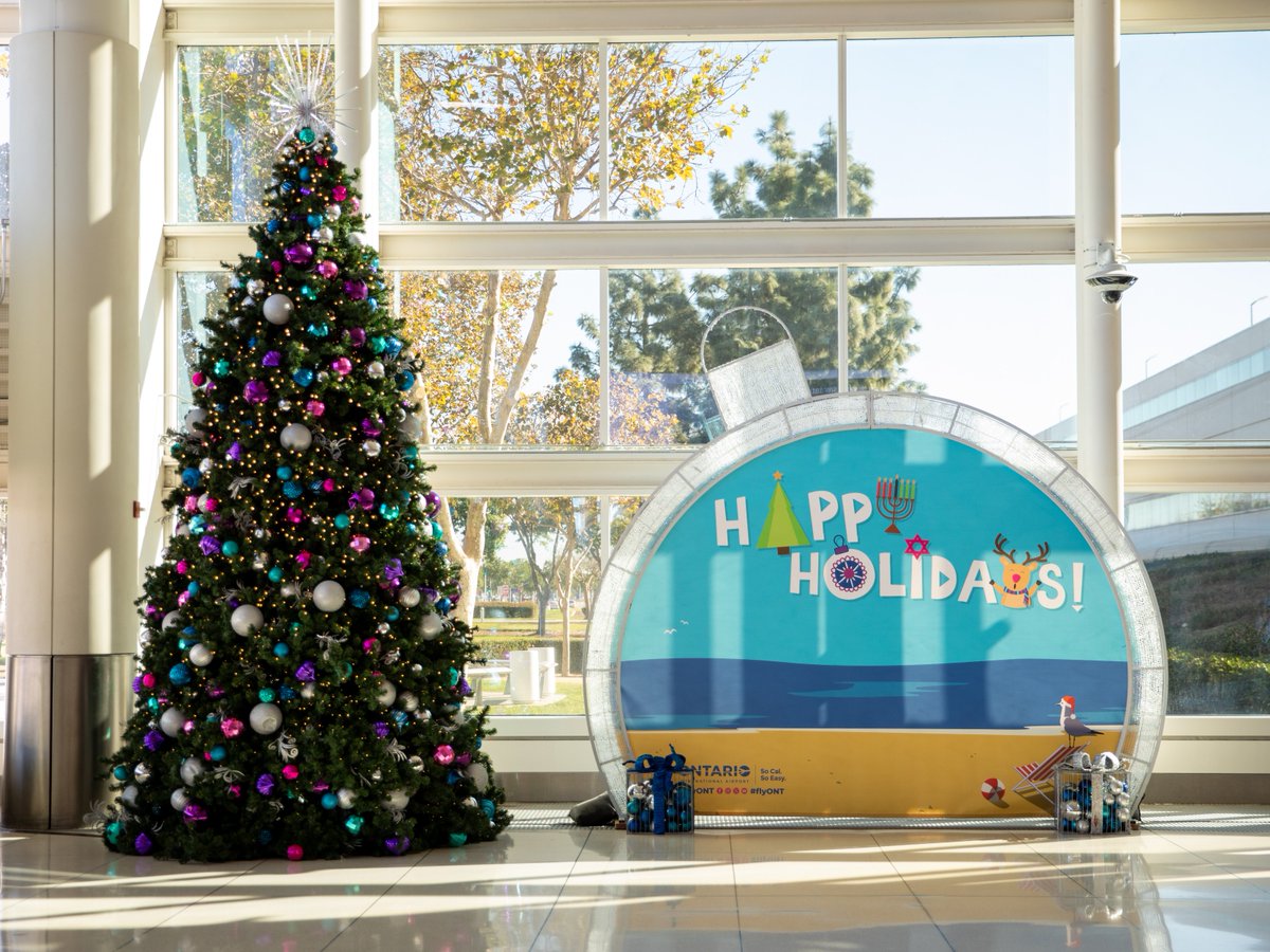 Okay, Thanksgiving is over. CAN WE DECORATE NOW?!?! #SoCalSoJolly