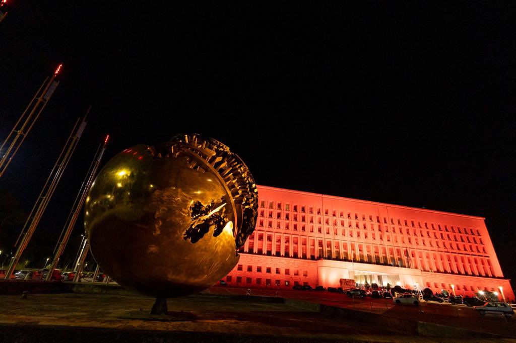 #25Novembre2023 Ringraziamo il Min. @Antonio_Tajani per aver accolto la nostra proposta di commemorare la Giornata per l’eliminazione della #Violenzacontroledonne e illuminare la #Farnesina per #OrangeTheWorld. Insieme possiamo promuovere un importante cambio di passo culturale.