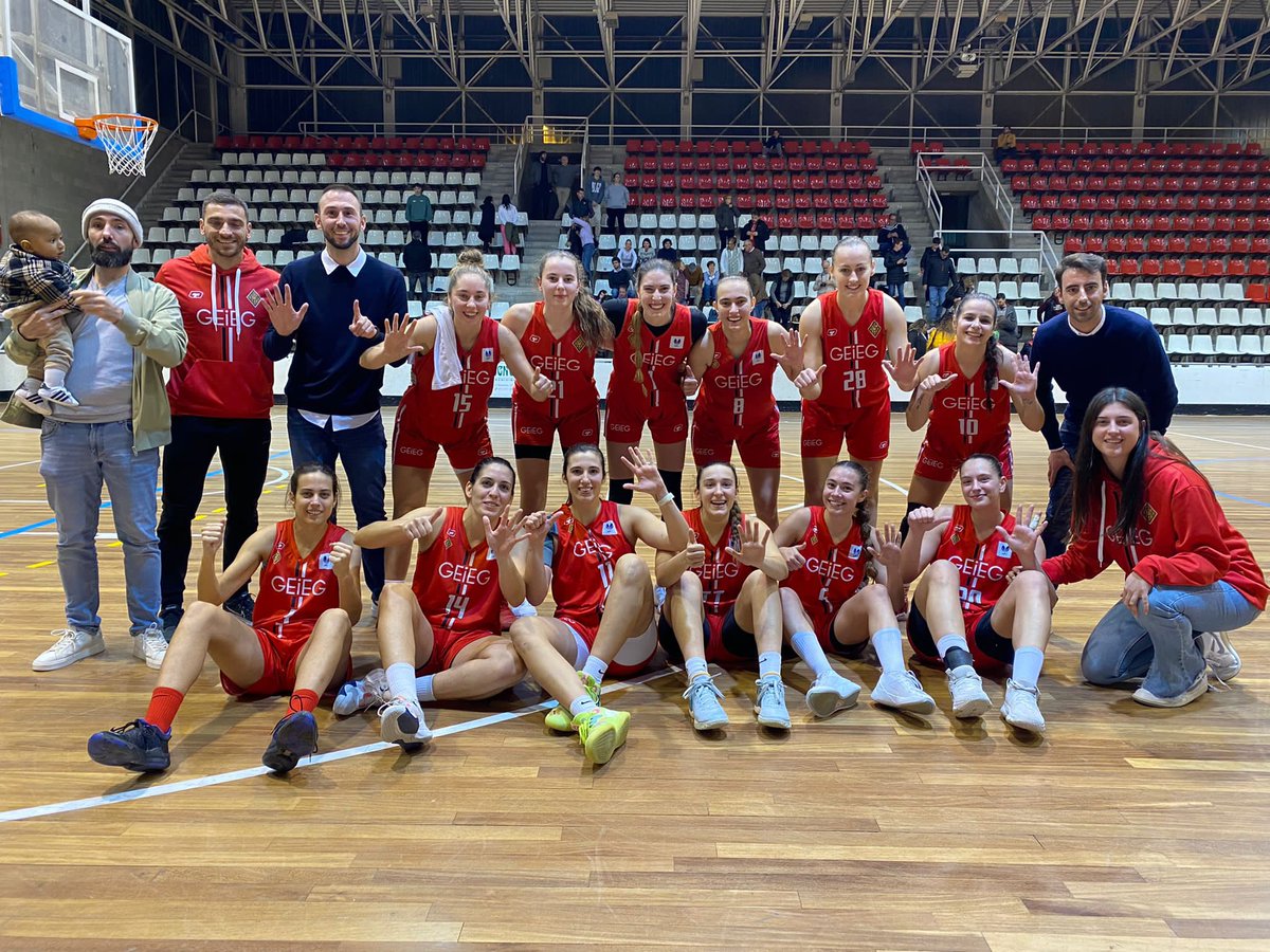 GEiEGBasquet's tweet image. 🔥 QUINA VICTÒRIA! 🔥

El #LF2 aconsegueix sumar la 6a victòria de la temporada contra @bfemeninoleon (69-67) en un partit de màxima igualtat! 

🚀 Quin inici de temporada! Som-hi, @geieg1919!