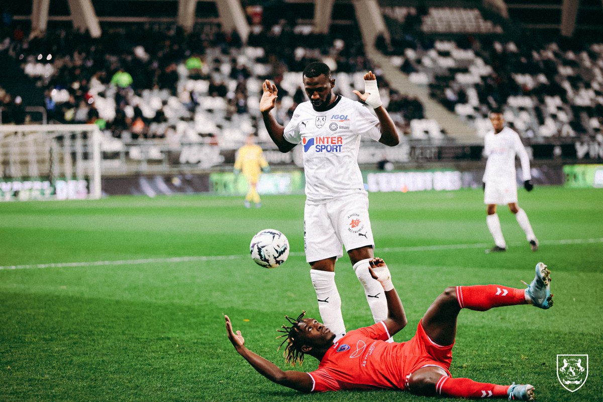 AmiensSC's tweet photo. 📸 Encore 5 minutes à jouer ! 5 minutes pour prendre les devants ! Allez Amiens, allez ! ⚔️
#ASCUSC 1️⃣-1️⃣ | 86’ https://t.co/s7PpiyJpYH