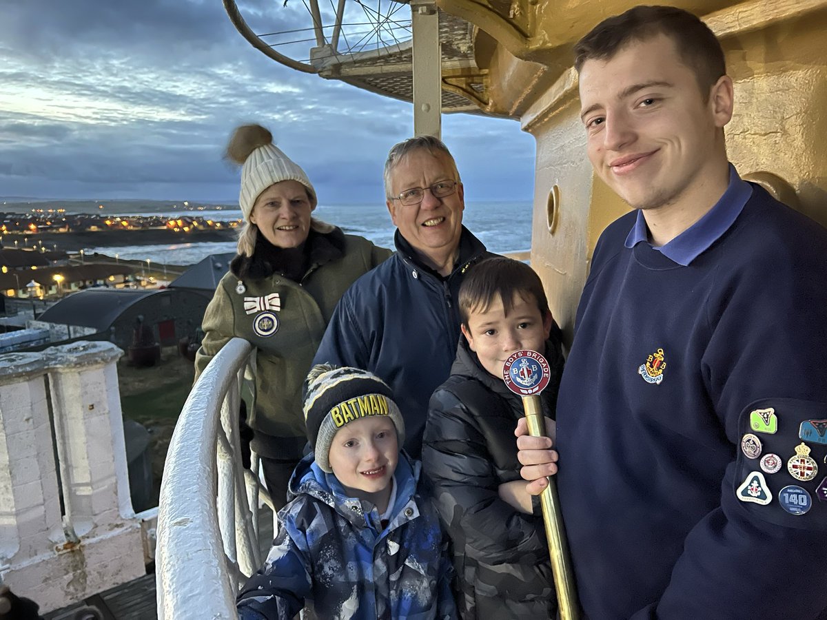 LighthouseMus's tweet photo. This evening our lantern was lit Blue to celebrate 140 years of the @theboysbrigade . A special baton from His Majesty the King arrived with his message which was read by Hon Mrs Kate Nicolson Dep Lieut of Aberdeenshire! The light was blue for 140 mins @TheBBScotland #140Baton https://t.co/yn9M9MzjqE