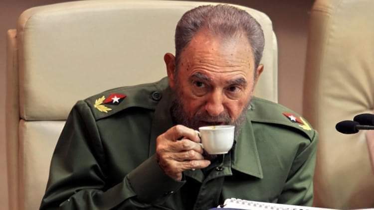 Precisamente aquí donde conmemoramos nuestras victorias te decimos junto a nuestro abnegado, combativo y heroico pueblo:! Hasta la victoria siempre!#FidelPorSimpre #CubaPorLaVida #DistritoEsSalud <a href="/cubacooperaven/">Brigada Médica Cubana en Venezuela</a> <a href="/MINSAPCuba/">Ministerio de Salud Pública de Cuba</a> <a href="/japortalmiranda/">José Angel Portal Miranda</a> <a href="/Leticia21044667/">Leticia Martínez Pérez</a> <a href="/NormaMoraRamir1/">Norma Mora Ramirez</a>