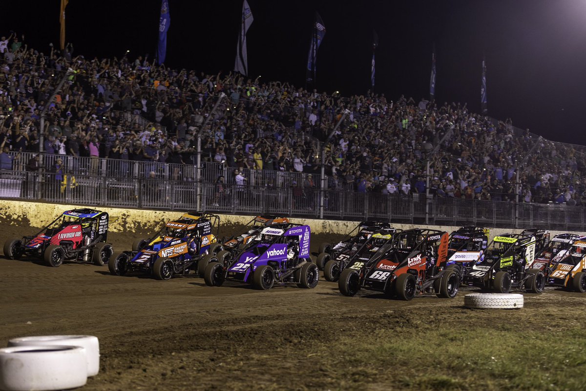 NosEnergyDrink's tweet image. We're down to the final laps of the 2023 @USACNation NOS Energy Drink Midget National Championship! 🏁

Don't miss out on the last race of the season TONIGHT on @FloRacing. 📺

#NOSEnergy // #GetAfterIt // #DirtRacing