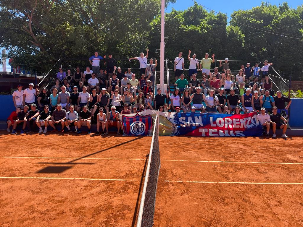 camblor_daniel's tweet photo. Más de 200 personas estuvieron presentes en el cierre de fin de año de la academia de @TenisCASLA 🎾 
Hubo almuerzo y se realizaron varios sorteos
#SanLorenzo https://t.co/ZH7HtoNVmx