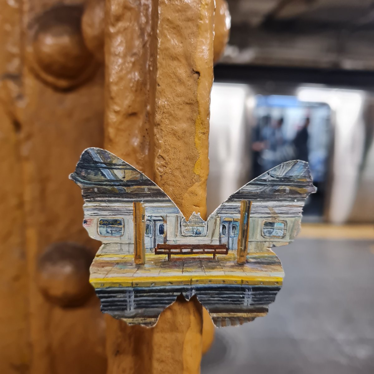 JanChlup's tweet photo. Spotted across New York City🦋
#painting #miniturepainting #newyork #autumninnewyork #art  #butterflies #butterfly https://t.co/FByD33OuZg