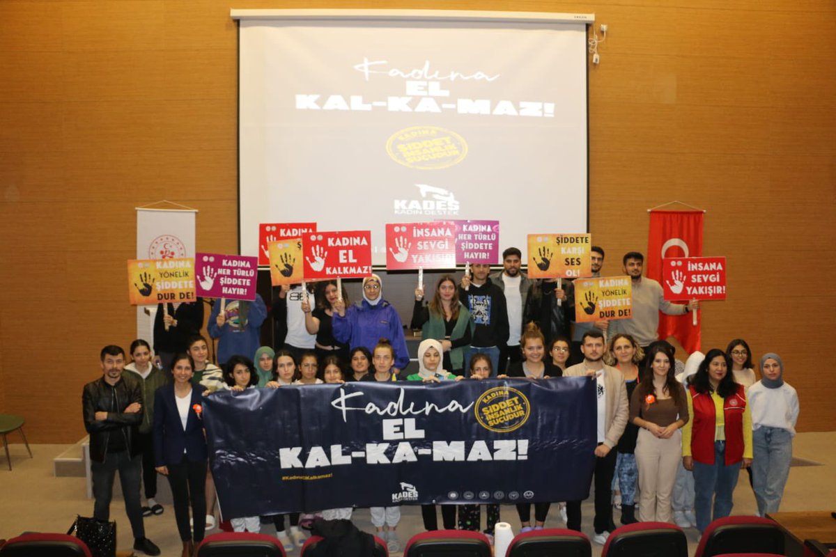 GSB_KYGM's tweet photo. Muğla'da öğrenciler Kadına Yönelik Şiddete Karşı Uluslararası Mücadele Günü dolayısıyla farkındalık çalışması yaptı.

🙅🏻"Şiddetin her türlüsüne karşıyız!"🙅🏻‍♂

#25Kasım
#ŞiddetsizToplum https://t.co/rYxmFJgVFP