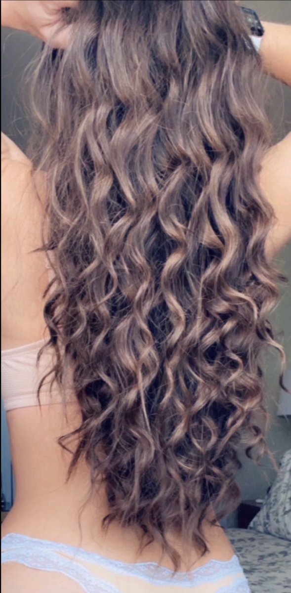 ByBellaArtist's tweet photo. Question 

Should I cut a few inches of my hair? https://t.co/Dthy4VQVIU