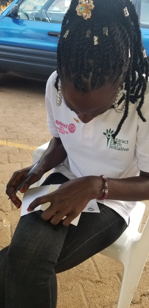 RotaractHoima's tweet photo. @RotaractD9213 @EarthRotaract @EmmaLukeera The day was crowned with a blood donation drive... https://t.co/OCx4xBilzI
