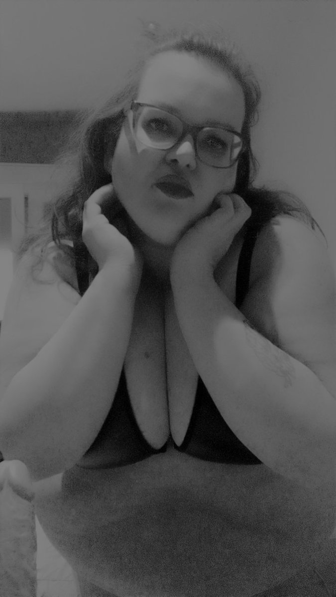 COMO OS ESTA TRATANDO EL SABADO 
YO ANDO EN BUSCA DE UNA BUENA COMPAÑIA 😛😛