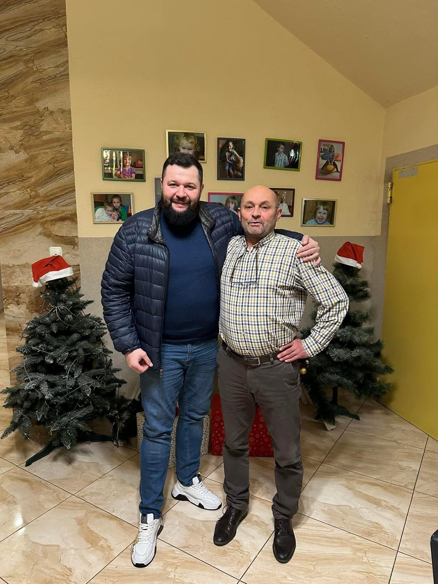 DSzawala's tweet photo. Dziś był intensywny dzień i troszkę w nim się działo.Nasza Fundacja „Warto Wierzyć-Szawala Pomaga” odwiedziła Dom Dziecka z powiatu będzińskiego i  Stowarzyszenie Krokus.Mikołajki tuż tuż ,więc zawijamy rękawy do pracy.🎅🏻⛄️❄️ #LoveYourW2023 #dzieci #domdziecka #mikolaj2023 https://t.co/aGx5JC8uUc
