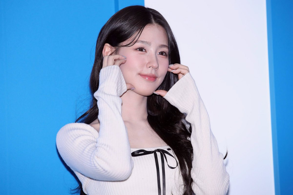CyberpunkStar's tweet photo. #曹薇娟 #Miyeon #Kpop (G)I-DLE https://t.co/A7KU8zp0GN