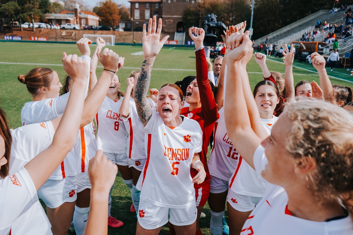 ClemsonTigers's tweet photo. .@ClemsonWSoccer IS GOING TO THE WOMEN'S COLLEGE CUP!!! https://t.co/k5v7Iu5ZUG