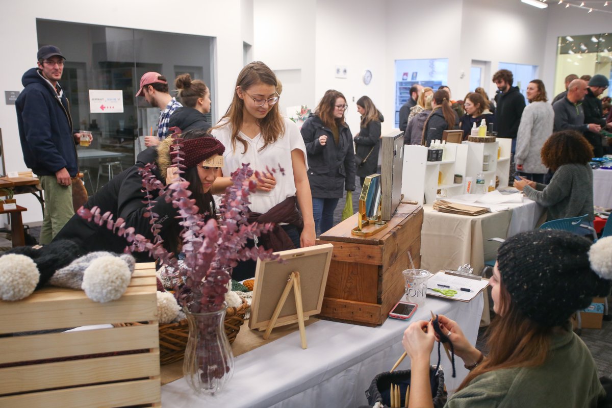 Happy #SmallBusinessSaturday! The Harvard Ed Portal is supporting local artists by covering table fees for an #AllstonBrighton or #CambMA holiday market when artists attend at least 2 FREE eligible workshops. 

Learn more and RSVP: hrvd.me/vendor-support