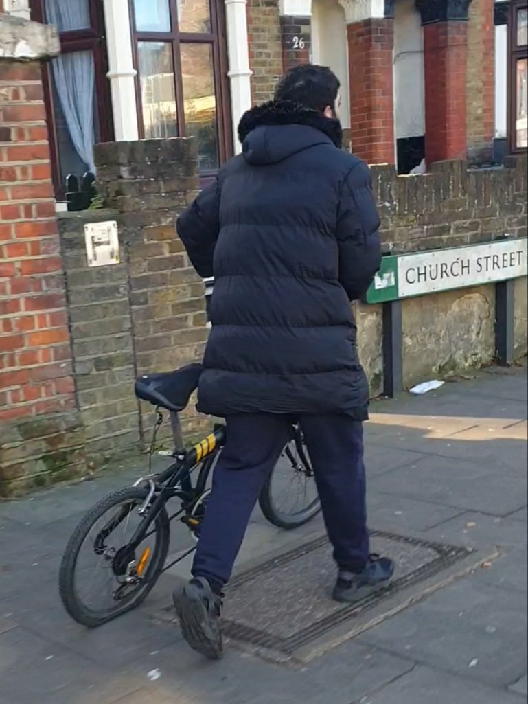 davidfhilliard's tweet photo. Acted on spur of the moment today &amp; now wondering about wisdom of it.

Witnessed a 🚲 being stolen from Edmonton Green Station.  

Gave chase on my 🚲.  "Suspect" was on foot with 🚲 as it had a flat tyre.

Tried to ram me with 🚲 when I caught up &amp; confronted him ...... 👇🏻

1/2 https://t.co/3SlFxVBpiK