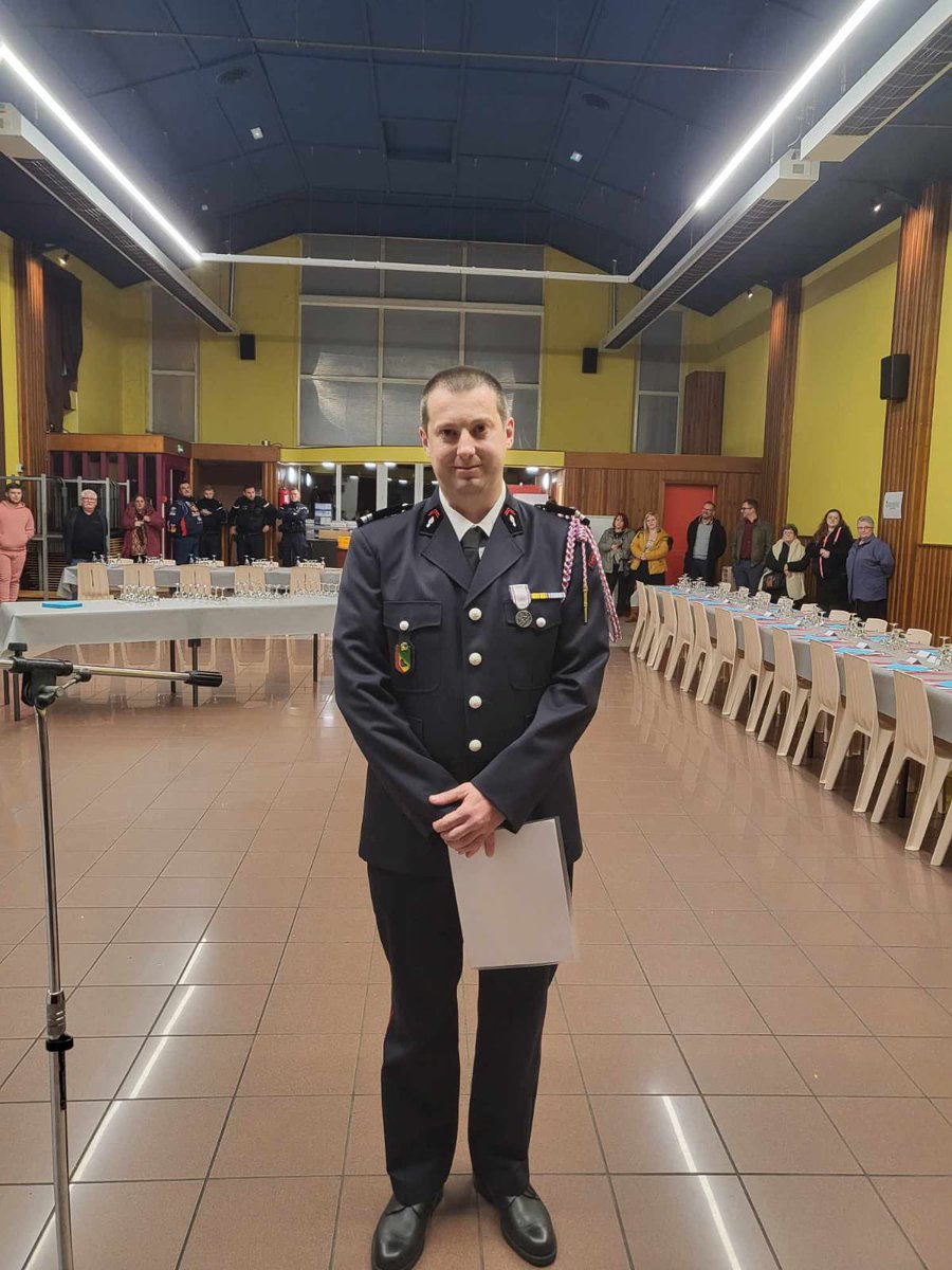 UDSP des Ardennes (@udsp08) on Twitter photo la Ste barbe du #cis Monthermé s’est déroulée ce samedi soir . La présidente de l’<a href="/udsp08/">UDSP des Ardennes</a> présente pour mettre à l’honneur ceux qui œuvrent pour le réseau :<a href="/coralie/">coralie thomas-besong</a> #telethon <a href="/georges/">Ꮆ</a> #RDS <a href="/fabien/">Inactive account</a> 🏅et 👏 saluer le dynamisme de l’amicale. <a href="/ursp_giracal/">GIRACAL</a> <a href="/sdis08/">SDIS des Ardennes</a> <a href="/PompiersFR/">Pompiers de France</a> la Ste barbe du #cis Monthermé s’est déroulée ce samedi soir . La présidente de l’<a href="/udsp08/">UDSP des Ardennes</a> présente pour mettre à l’honneur ceux qui œuvrent pour le réseau :<a href="/coralie/">coralie thomas-besong</a> #telethon <a href="/georges/">Ꮆ</a> #RDS <a href="/fabien/">Inactive account</a> 🏅et 👏 saluer le dynamisme de l’amicale. <a href="/ursp_giracal/">GIRACAL</a> <a href="/sdis08/">SDIS des Ardennes</a> <a href="/PompiersFR/">Pompiers de France</a>