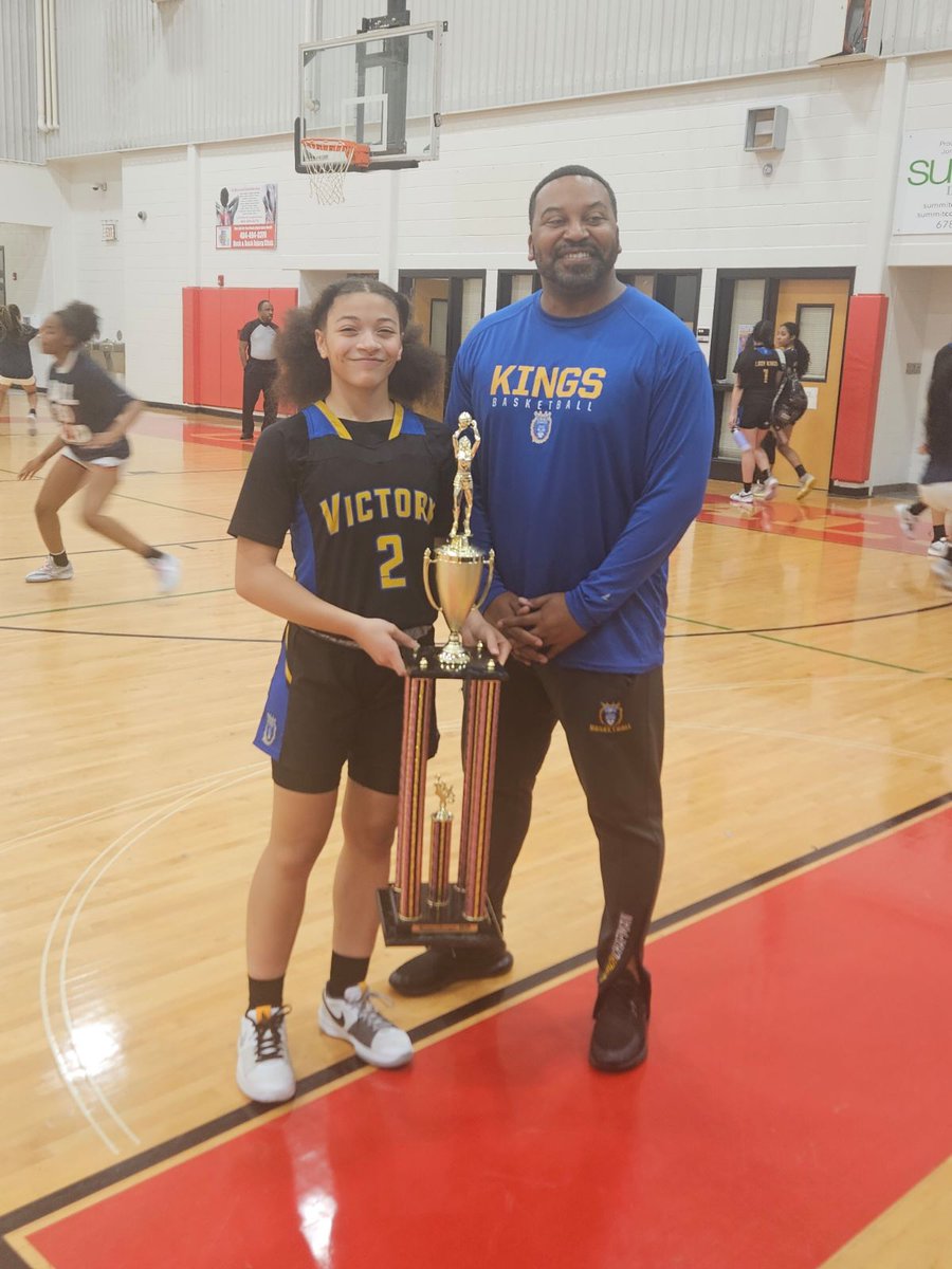 CoachMobley05's tweet photo. @StephMobley2026 continues to impress and showcase she's next level material #MVPππͺπΎπ―βΌοΈ #Hoops4Hunger #elitegirlsshowcase @VCCSAthletics #supersophomore #floorgeneral #VOCAL #truPG https://t.co/c68df5KCgR