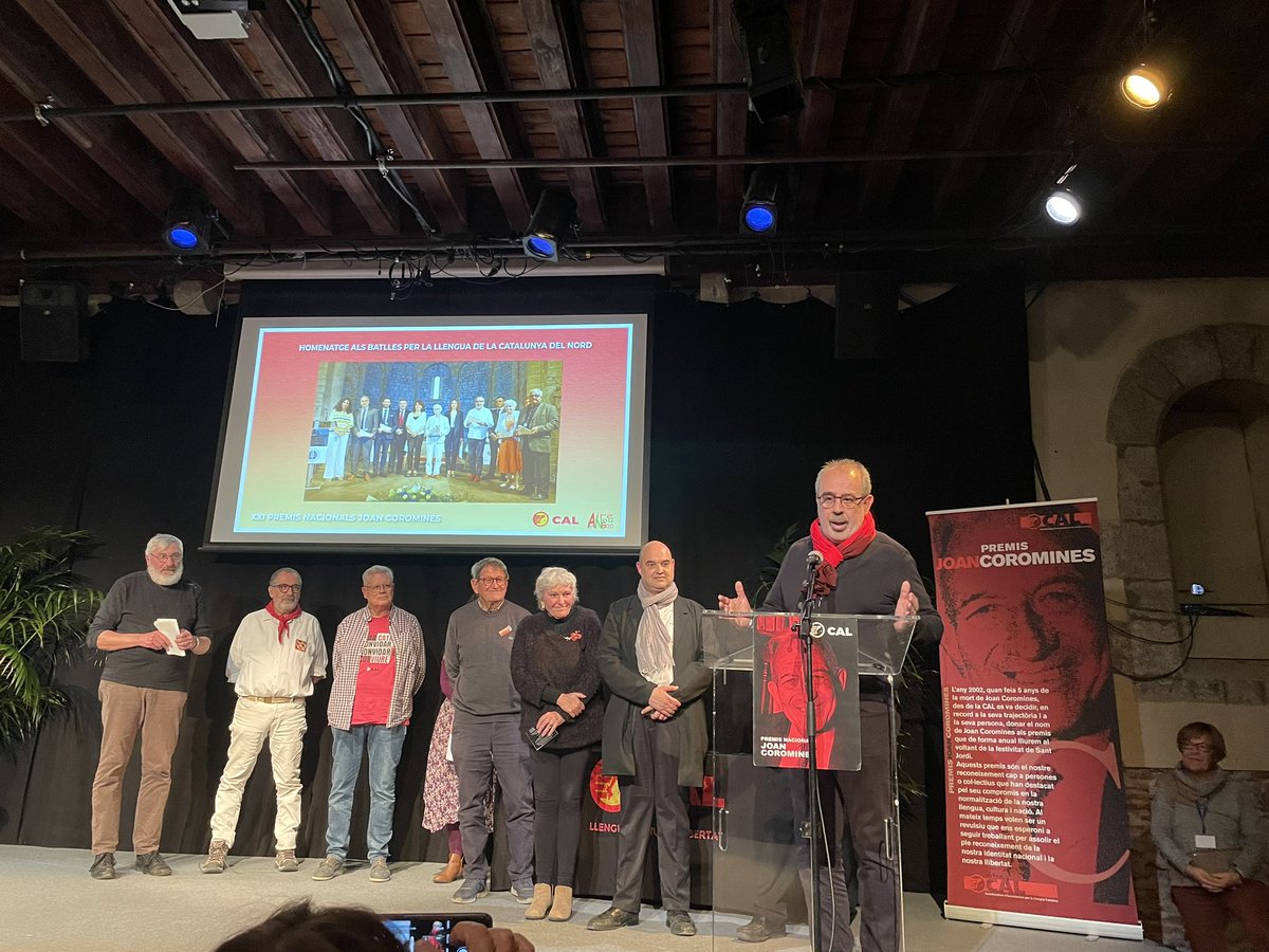 EsterFranquesaB's tweet photo. Referents del país complet guardonats als XXI premis nacionals Joan Coromines de la @CAL_cat celebrats al Palau dels Reis de Mallorca @AmpliProductora @AssoAPLEC @blancaserrapuig, Pere Manzanares, i també 5 batlles que heu parlat en @llenguacatalana als plens… https://t.co/BqSA0V56Qp