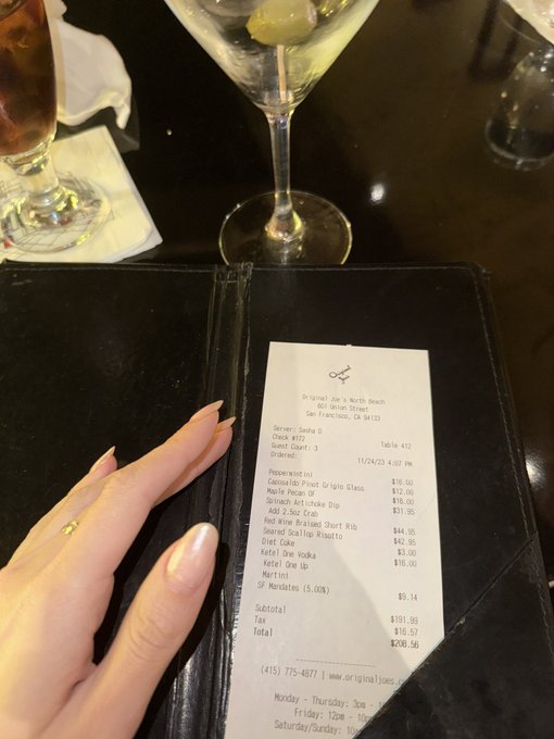 Time to pay up, boys. $250. https://t.co/6ukwlT54GM