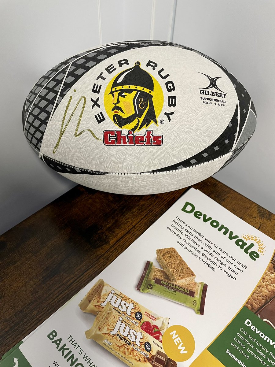 Fortunate to have two fantastic sporting guests <a href="/DevonvaleBakery/">Devonvale Bakery</a> yesterday. 

Daley Thompson CBE 2 times Olympic Gold Medalist and Josh Hodge, flying full back for Exeter Chiefs.

How lucky are we?!

@officialexeterchiefs 
#devonvale 
#teamdevonvale
#daleythompson