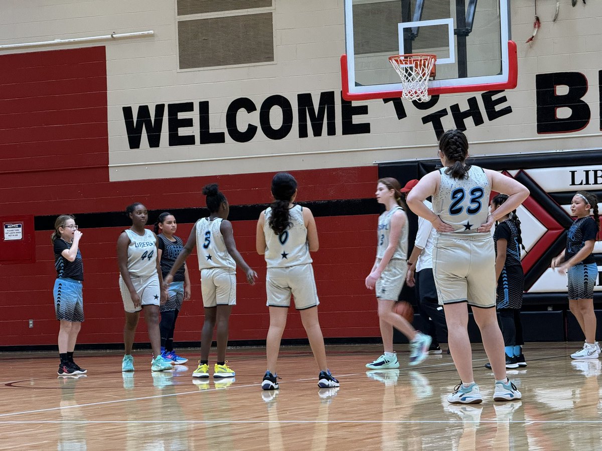 LBAElite21's tweet photo. Snack Scrimmage for LHS was another great opportunity for our teams! Thanks Coach Fowler for the invite and let’s get ready for the home opener coming up this Friday at the Big House! #FutureIsBright #LBAHoops #GreatDayToBeARedskin https://t.co/AjWepEUOVe