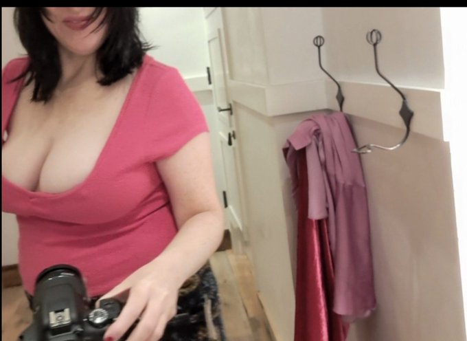 Thanks Loves !  More spoils arrived I'll model them for you soon xo 🤗 #Caturday   Some things recently<a href="/tag/caturday"class="tags"><span>#caturday</span></a>