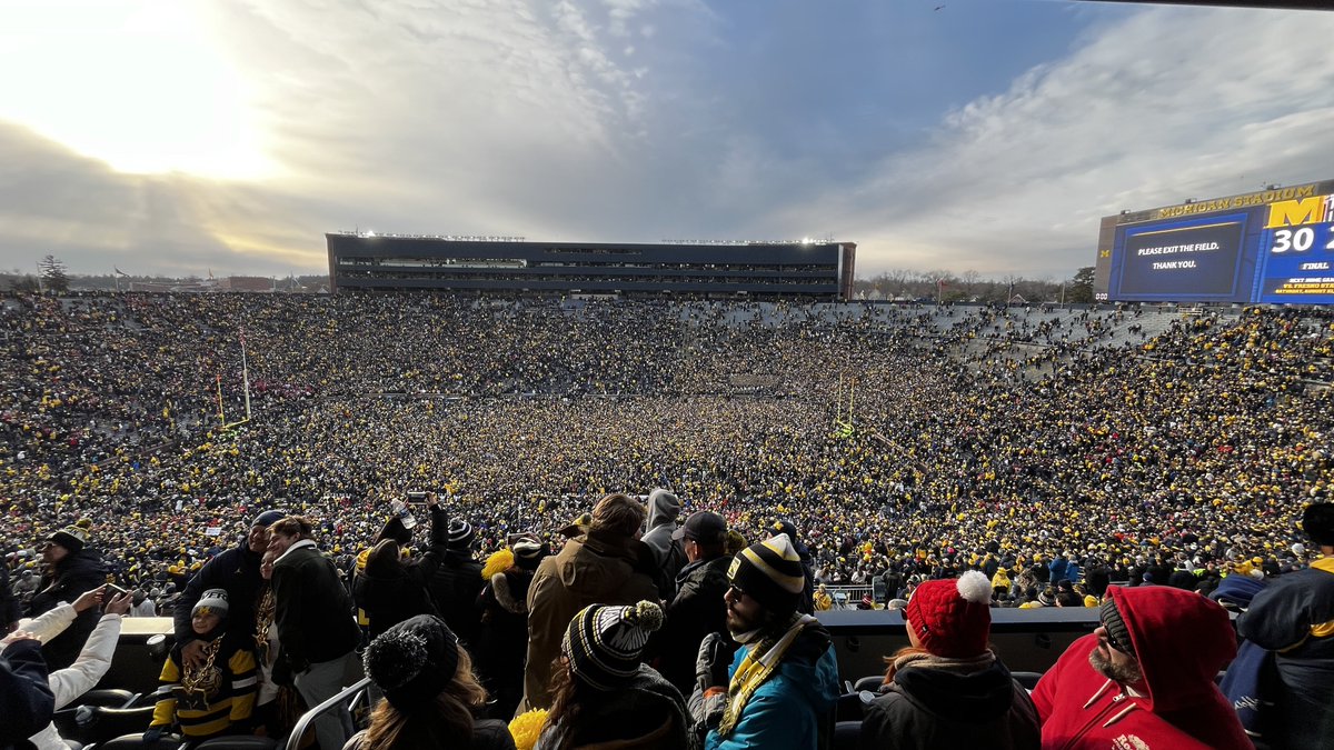 JeylloBe's tweet photo. How we feeling Michigan Twitter? https://t.co/kXqDUllwSD