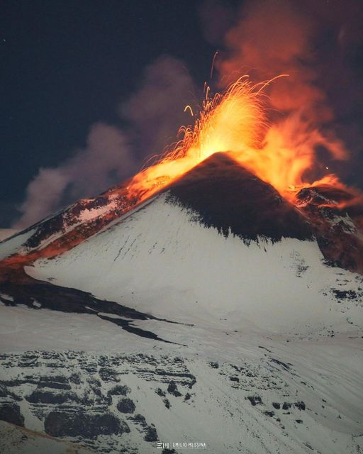 pierpi13's tweet photo. L’Etna adesso 
Emilio Messina https://t.co/rOikNHvnFK