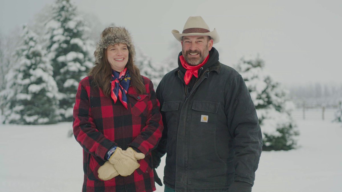 GlassEntGroup's tweet image. Cozy up with #HeartlandDocs at 9/8c on Nat Geo Wild tonight. It’s filled with snowballs and sleighbells! ❄️