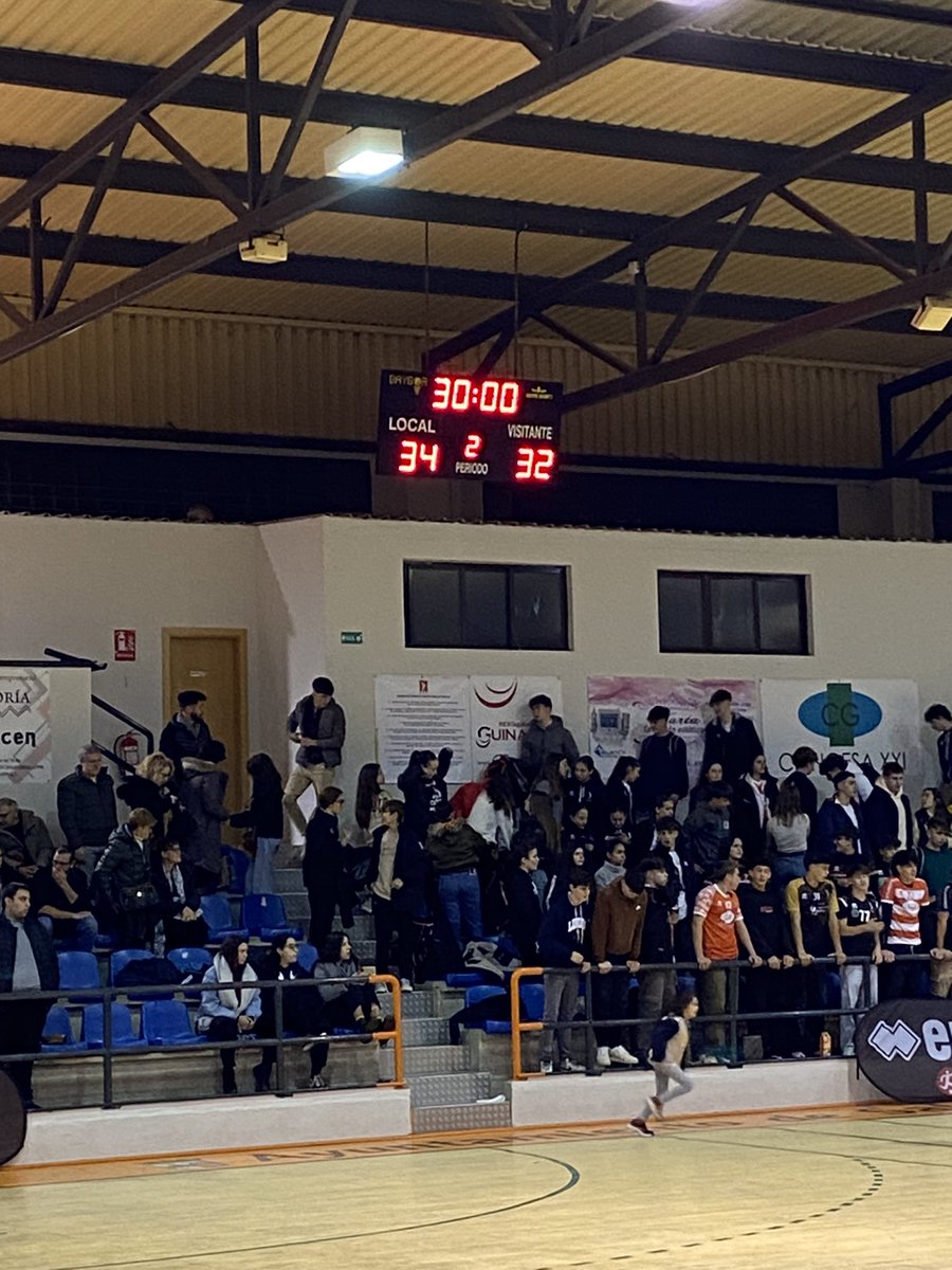 Gracias <a href="/bmsalamanca/">BM CIUDAD DE SALAMANCA</a> por vuestro apoyo a @movember_charro, gracias por la camiseta para nuestra Rifa y gracias por un partido tan emocionante. Nos vemos pronto! #movembercharro #MovemberCharroUSCF #cuestiondepelotas #juntosporsalamanca