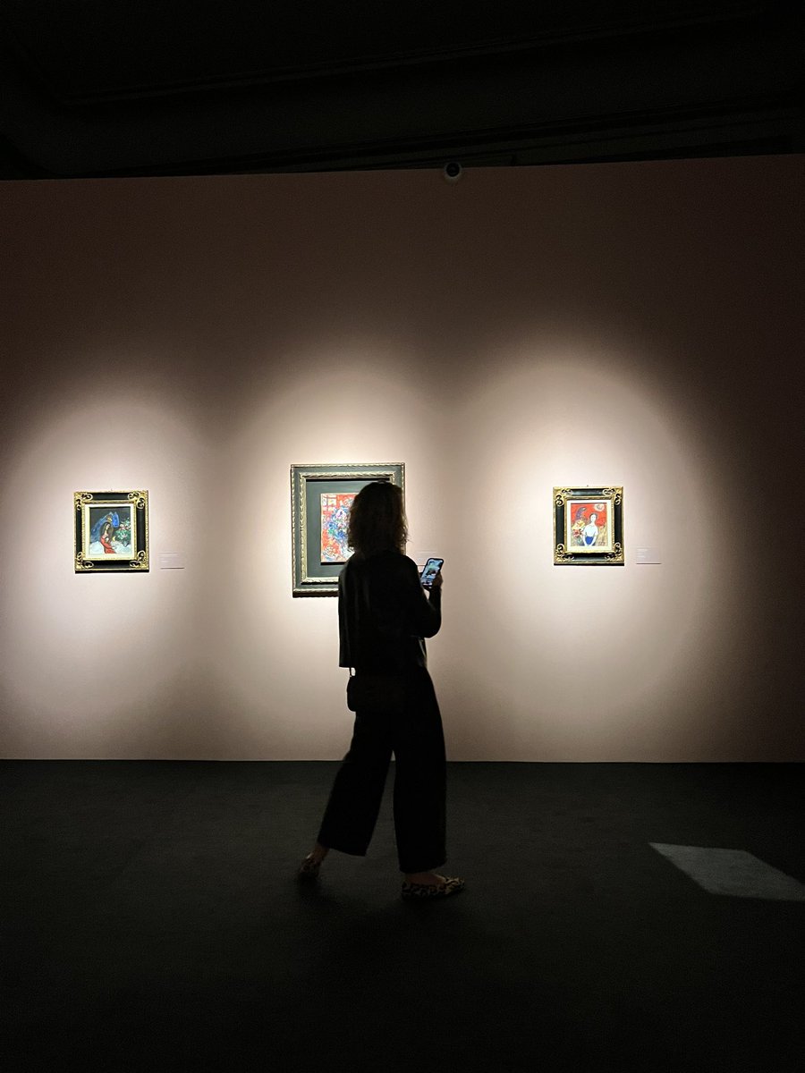 “Només hi ha un color que dona sentit a la vida i a l’art, que és el color de l’amor” #Chagall 

El color dels somnis, Palau Martorell, Barcelona