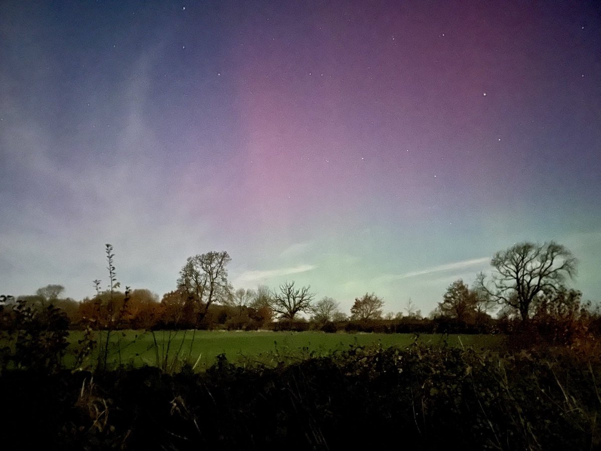 After many failed attempts over the years, finally got lucky this evening #auroraborealis #York 😀x